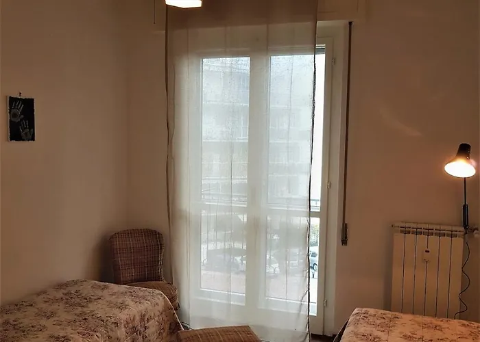 Casa Marisa アパート アルベンガ
